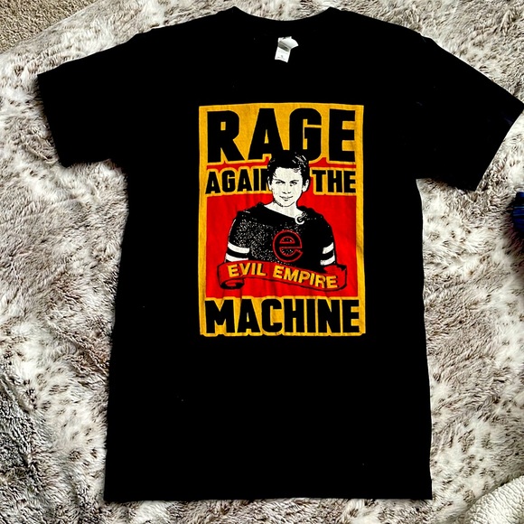 Hot Topic Rage Against the Machine Tee - Picture 1 of 2
